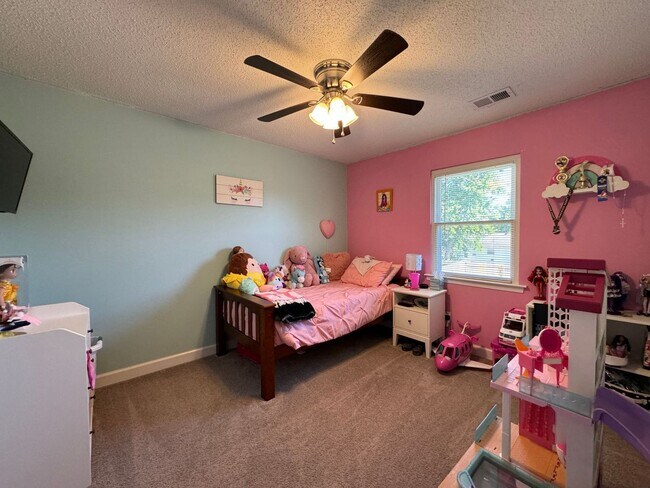 Building Photo - 3104 Guenevere Dr