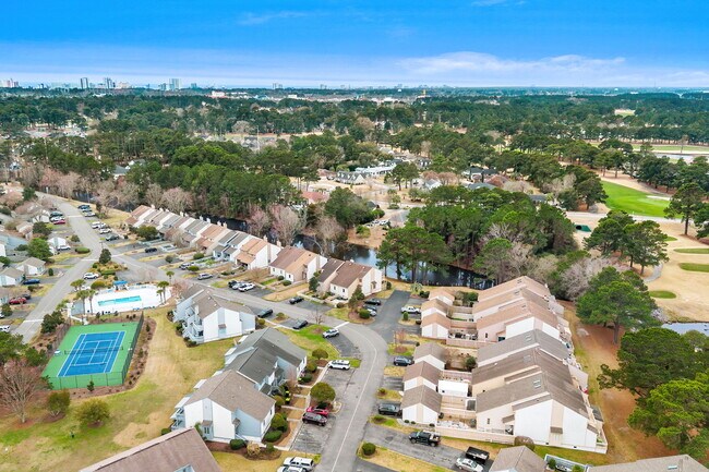 Building Photo - 4088 Fairway Lakes Dr