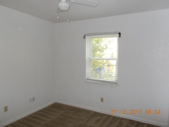 Building Photo - 112 Myra Lou Ave