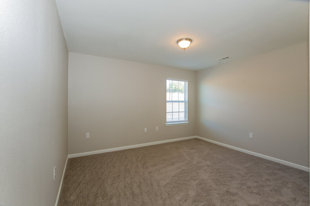 Building Photo - 1860 Eastway Dr