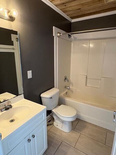 Building Photo - 1710 Garland St