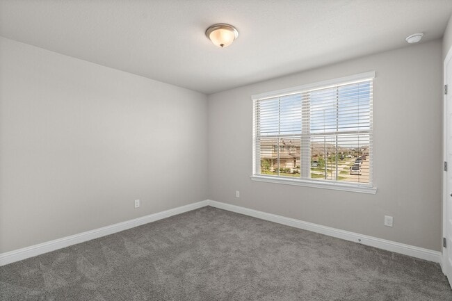 Building Photo - 409 Aurora Creek Ln