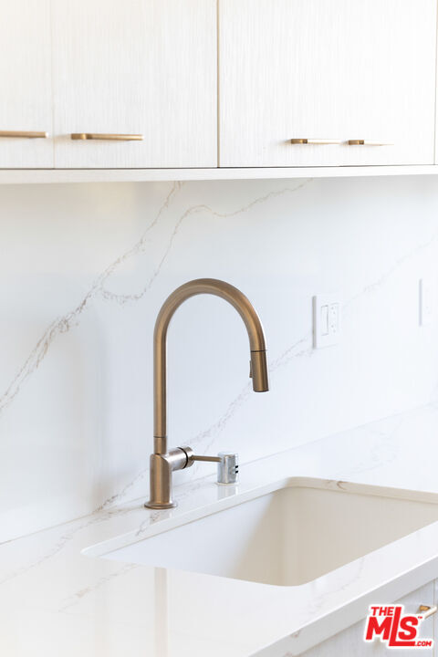 Building Photo - 8401 Fountain Ave