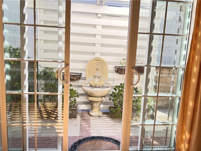 Building Photo - 24822 Via San Fernando