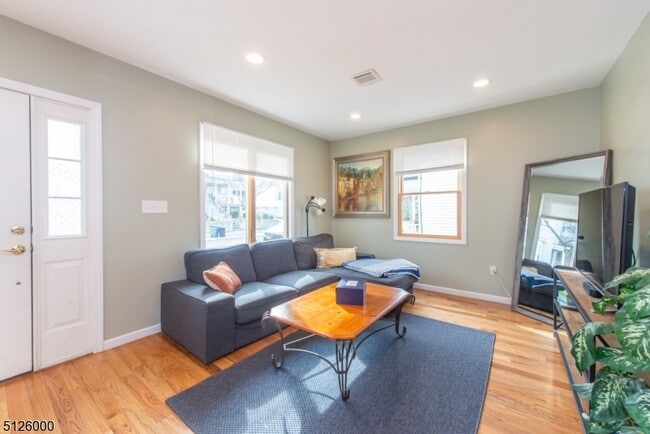 Building Photo - 21 Phoenix Ave