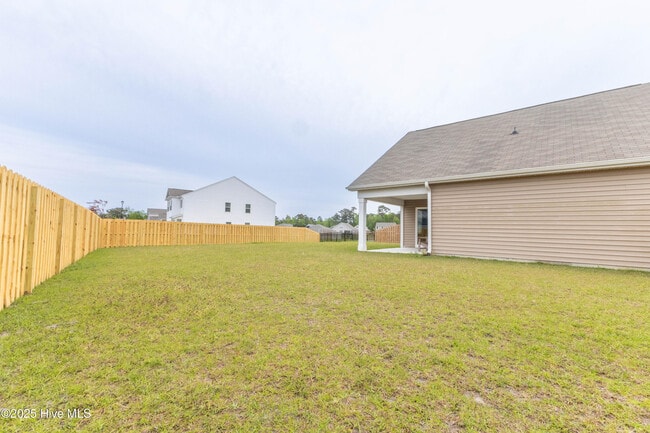 Building Photo - 509 Birdsong Dr