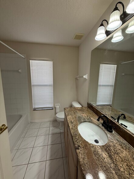 Building Photo - 1628 Maximilian Dr