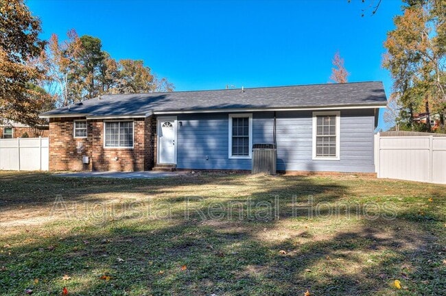 Building Photo - 238 Cavalier Dr