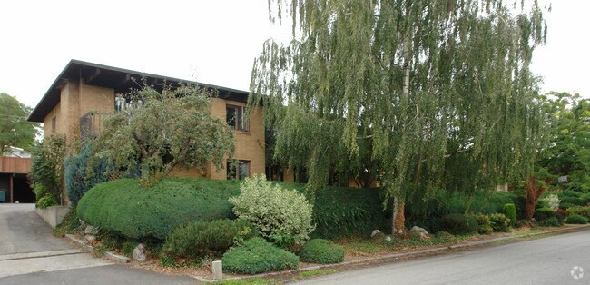 Primary Photo - LA FONTAINE Apartments