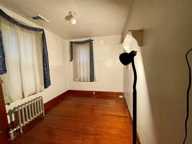 Building Photo - 112 N Roosevelt Ave