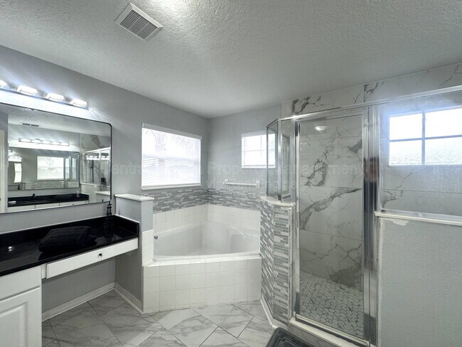 Building Photo - 736 Kildrummy Dr