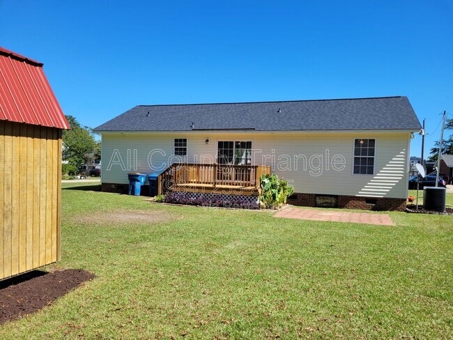 Building Photo - 111 Sunset Dr