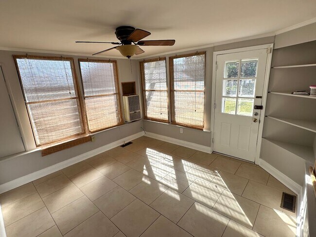 Building Photo - COMING SOON! Nice 2 BR House with Bonus Lo...