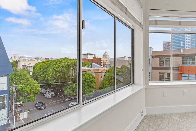 Building Photo - Lovely 2 Bed, 1.5 Bi-Level Hayes Valley Co...