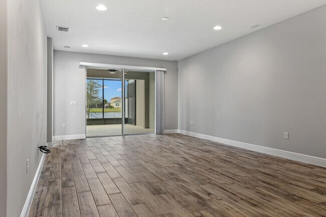 Building Photo - 8134 Loren Cove Dr