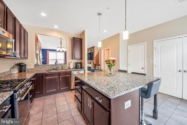 Building Photo - 1616 Wesbourne Dr