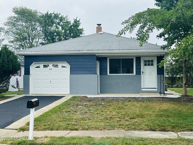 Primary Photo - 24 Liberta Dr