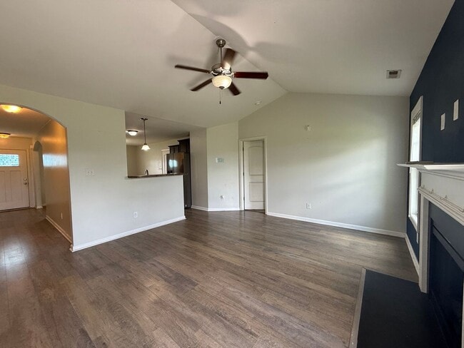 Building Photo - Absolutely Adorable!