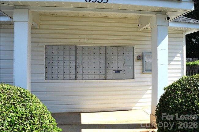 Building Photo - 6321 Park Creek Dr