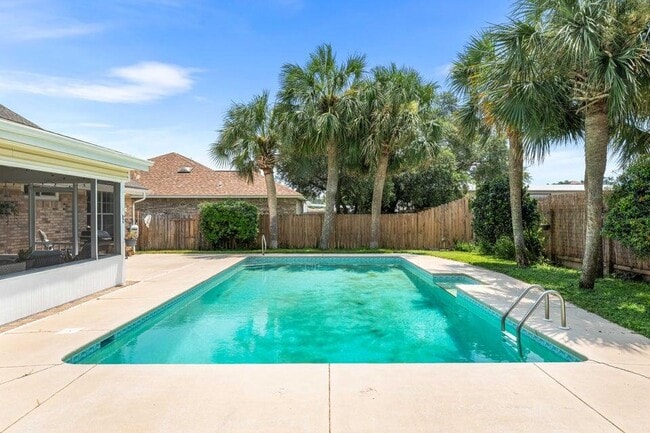 Building Photo - 408 Ridge Wood Cir