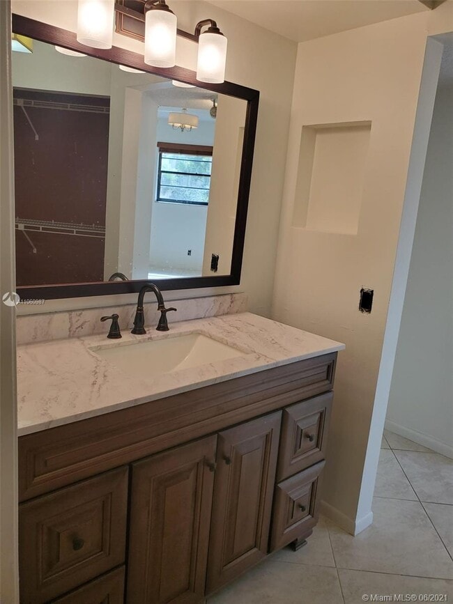 Building Photo - 10451 W Broward Blvd