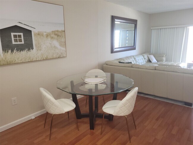 Building Photo - 1980 S Ocean Dr