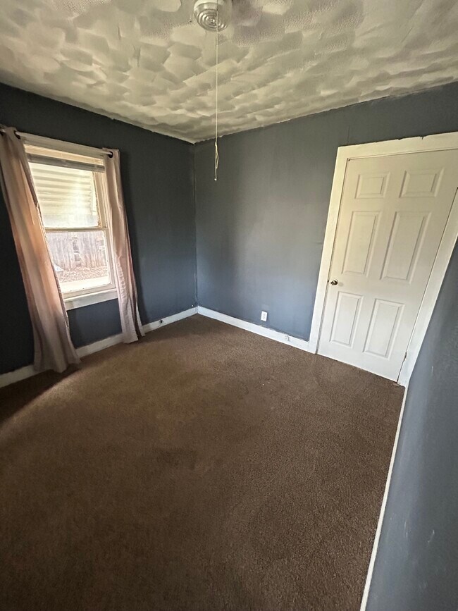 Building Photo - Sherman Rd