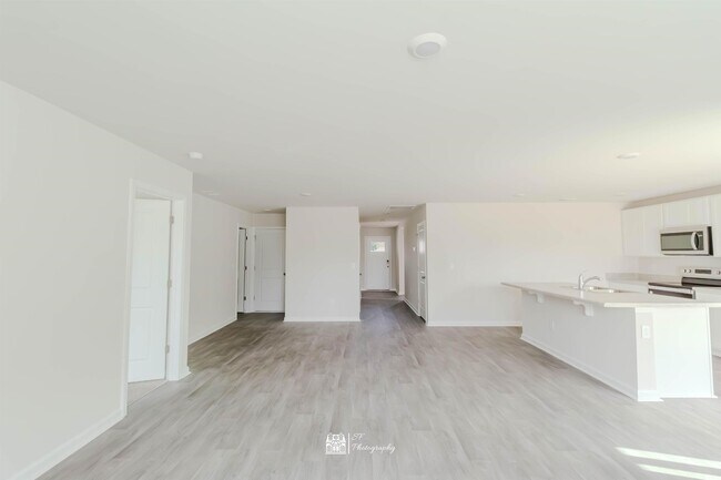 Building Photo - 286 Jeff Waters Cir