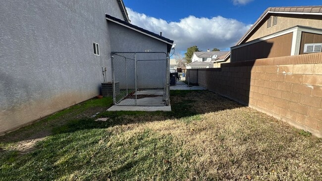 Building Photo - (APPLICATION PENDING) West Lancaster Home