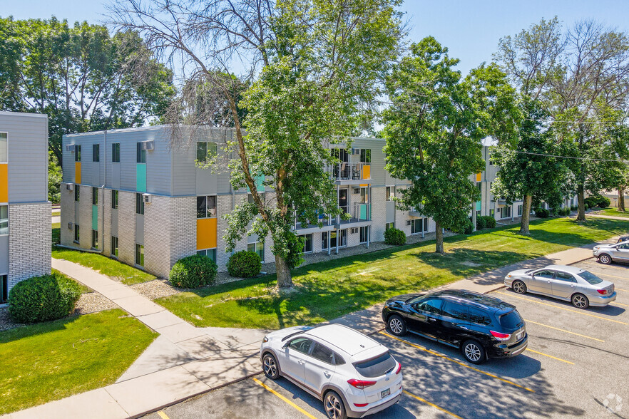 Apartments On Shepard Road St Paul