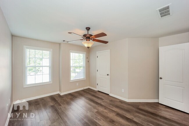 Building Photo - 5660 Halsey trc