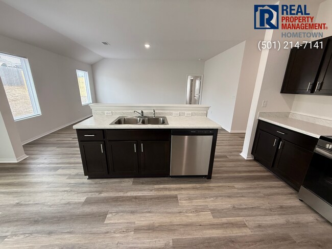 Building Photo - 1281 Meadows Dr