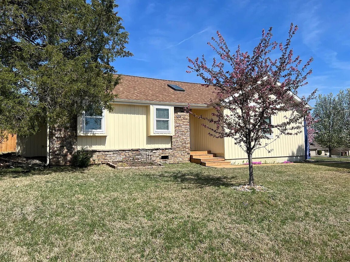 Building Photo - 109 Lancashire Dr