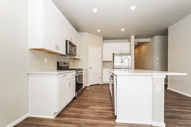 Building Photo - 9241 Rifle St