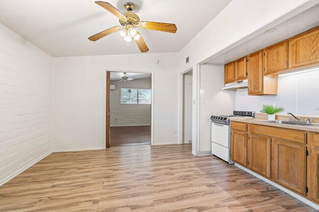 Building Photo - 4315 N Flowing Wells Rd