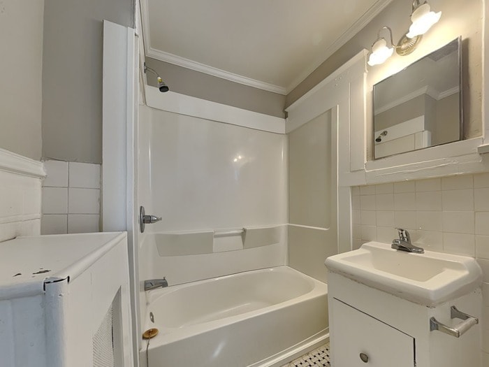 Building Photo - 3029 E Northern Pkwy