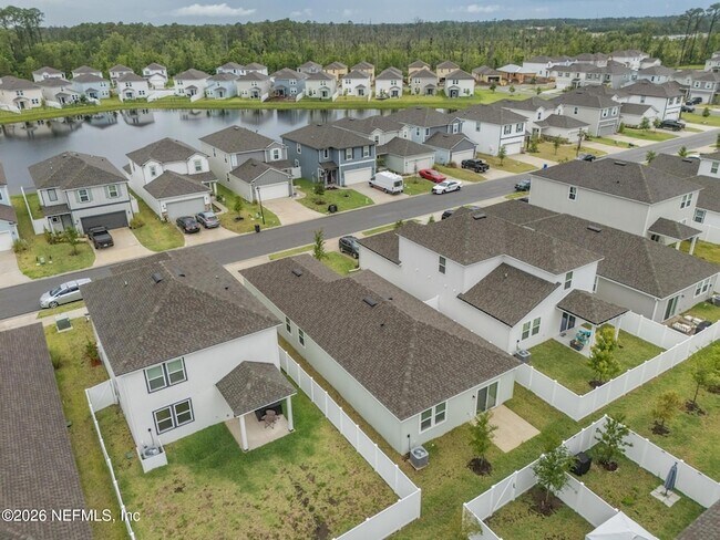 Building Photo - 14757 Cashew Ave