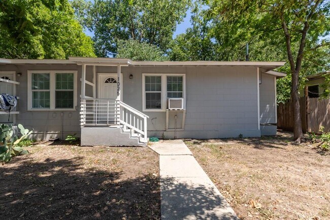 Primary Photo - 1026 Haynes St