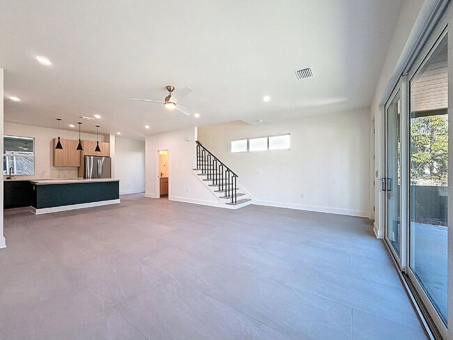 Building Photo - 340 14th St N