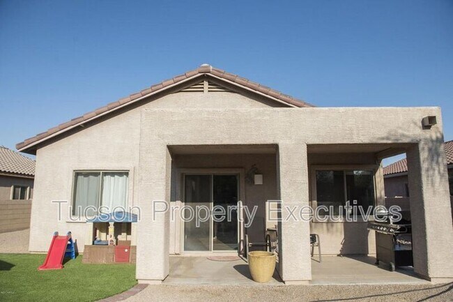 Building Photo - 12700 N Rodeo Land