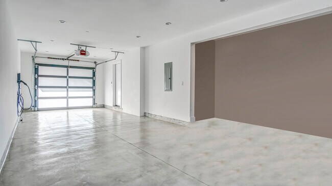 Building Photo - 3154 Curts Ave