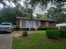 Building Photo - 2200 S Washington St