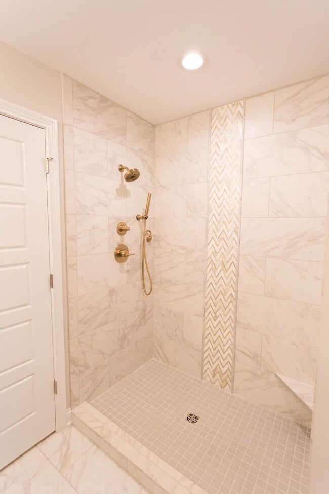 Building Photo - 952 Auckland Ave