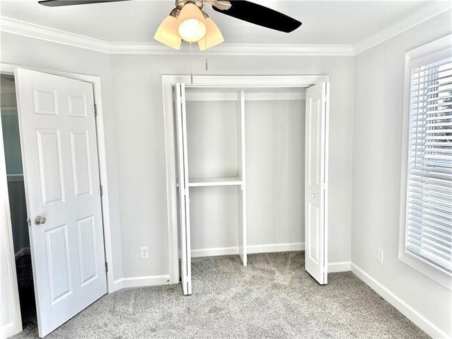 Building Photo - 312 Woodmont Ct