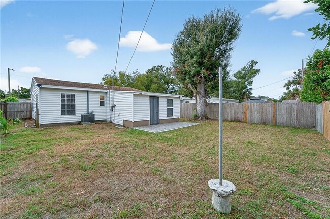 Building Photo - 4945 36th Ave N