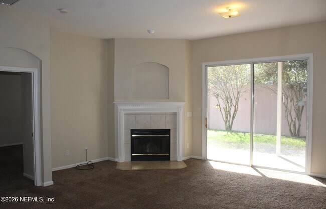 Building Photo - 684 Sid Dr