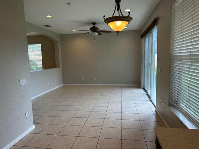 Building Photo - 5012 Starblaze Dr