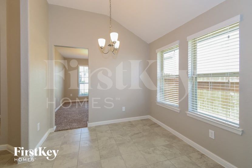 Building Photo - 4818 La Piedra Ln