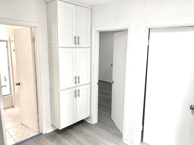 Building Photo - 5869 Dauphin Ave