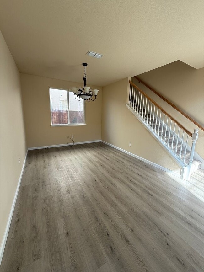 Building Photo - Come Check out this Lovely 4 Bedroom 2.5 B...